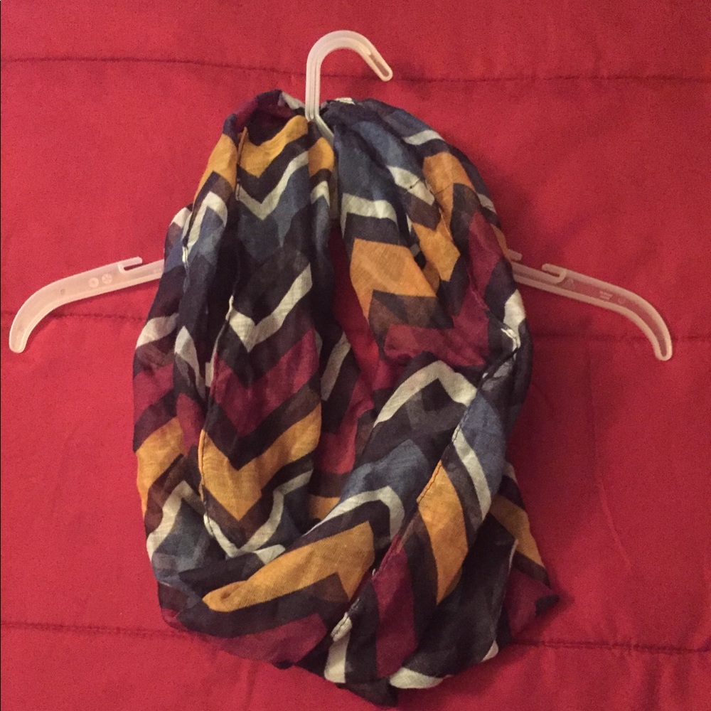 Chevron print infinity scarf🧣